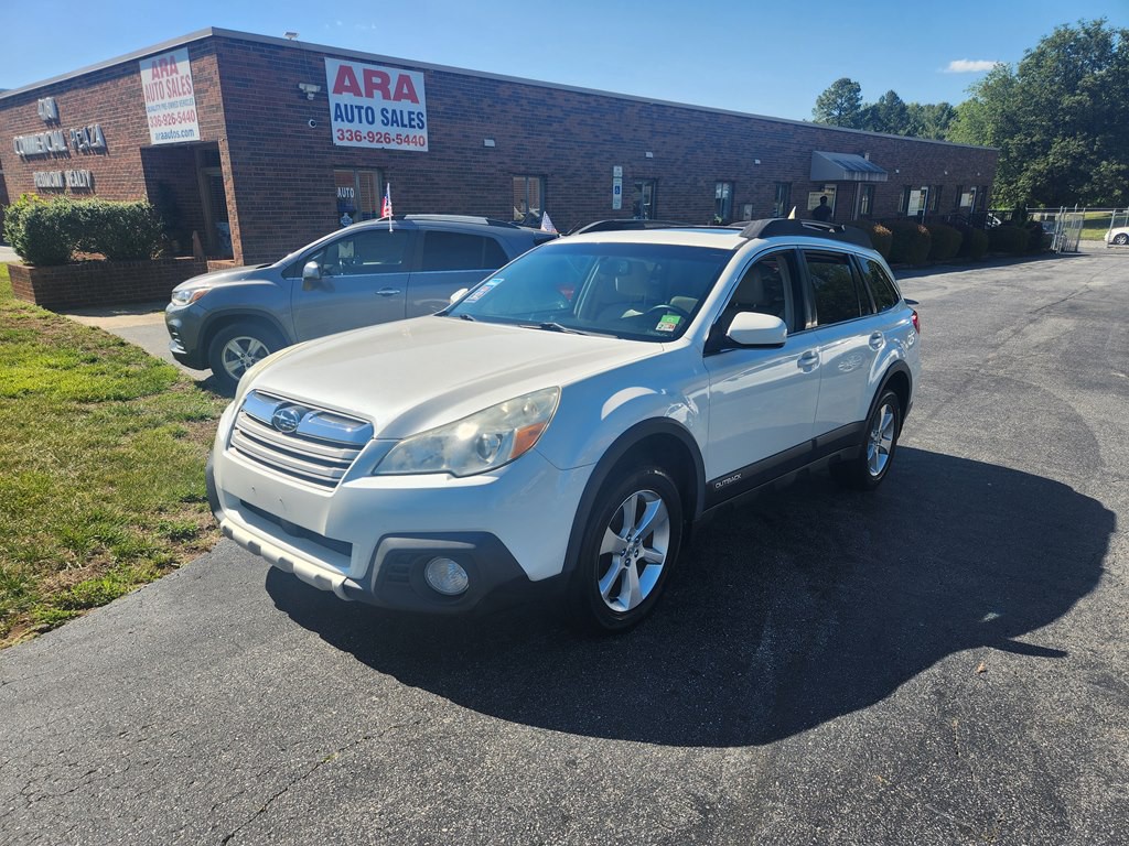 2013 Subaru Outback Image 1