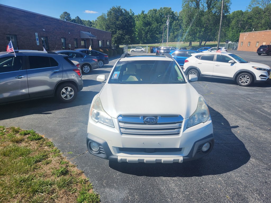 2013 Subaru Outback Image 2