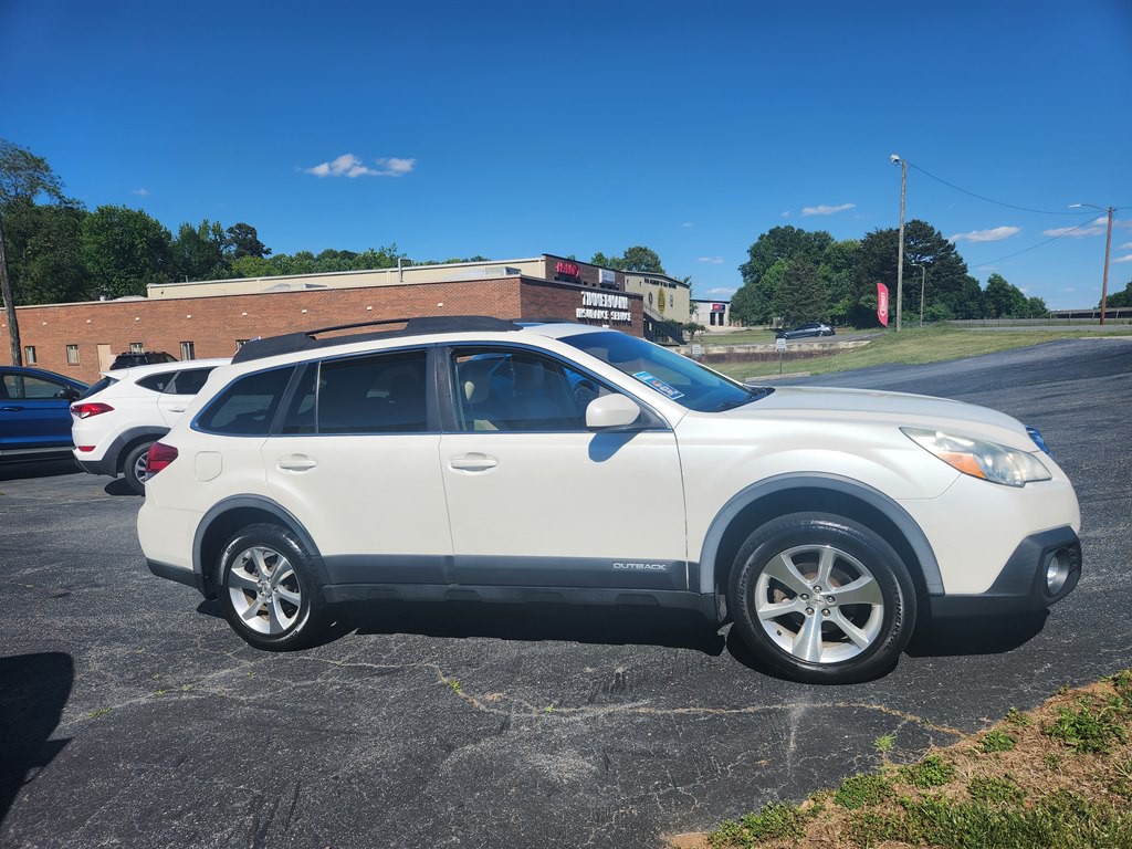 2013 Subaru Outback Image 4