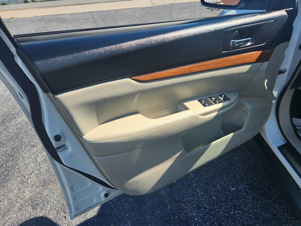2013 Subaru Outback Image 6