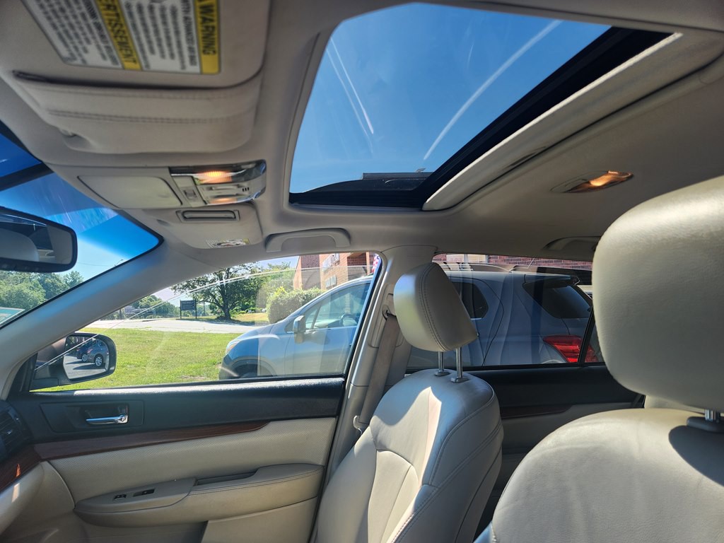 2013 Subaru Outback Image 8