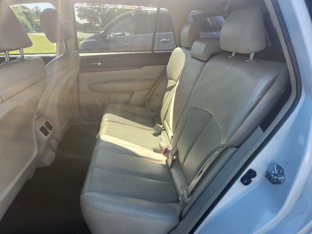 2013 Subaru Outback Image 9
