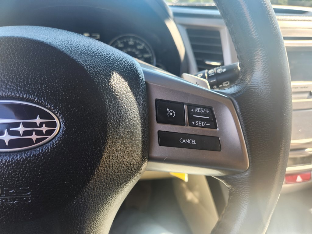2013 Subaru Outback Image 16