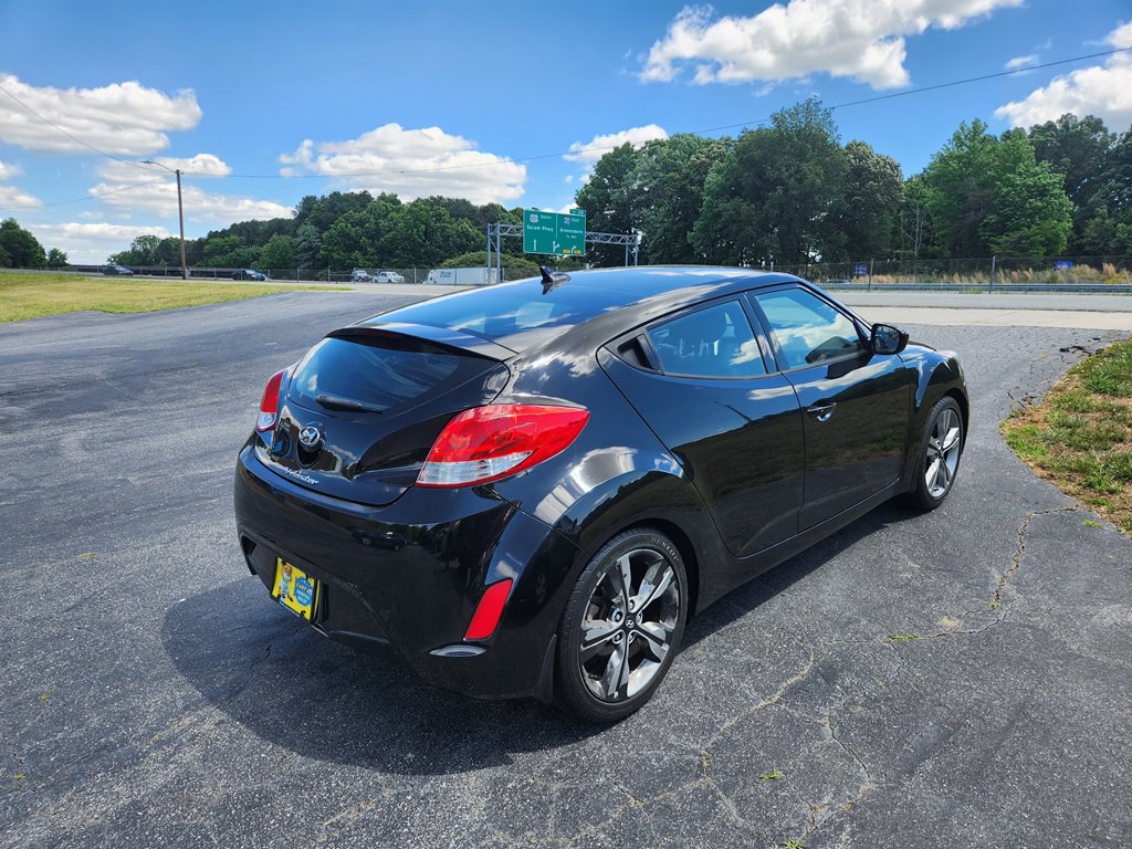 2017 Hyundai Veloster Image 5