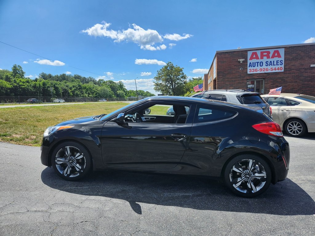 2017 Hyundai Veloster Image 8
