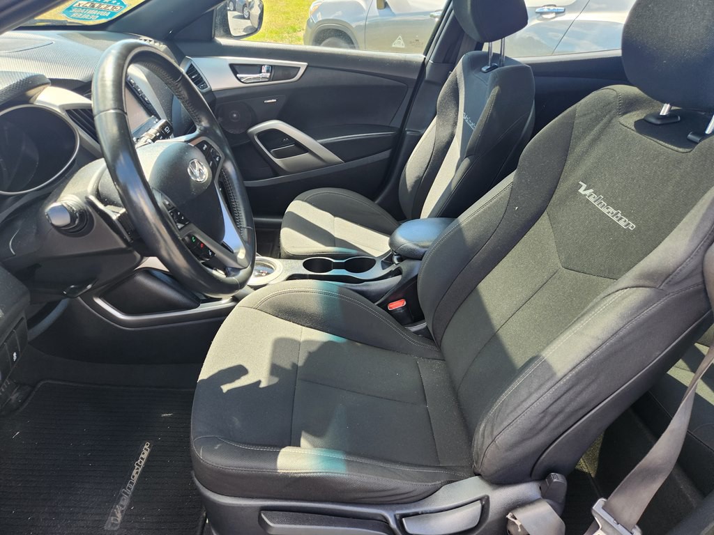 2017 Hyundai Veloster Image 10