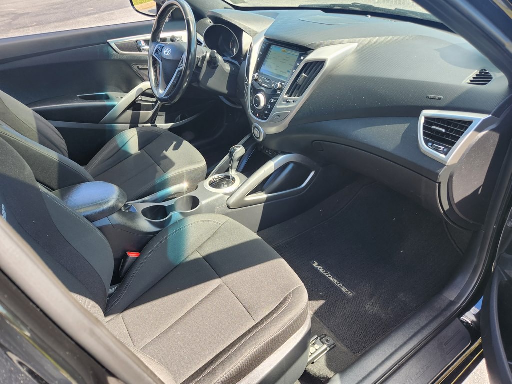 2017 Hyundai Veloster Image 13