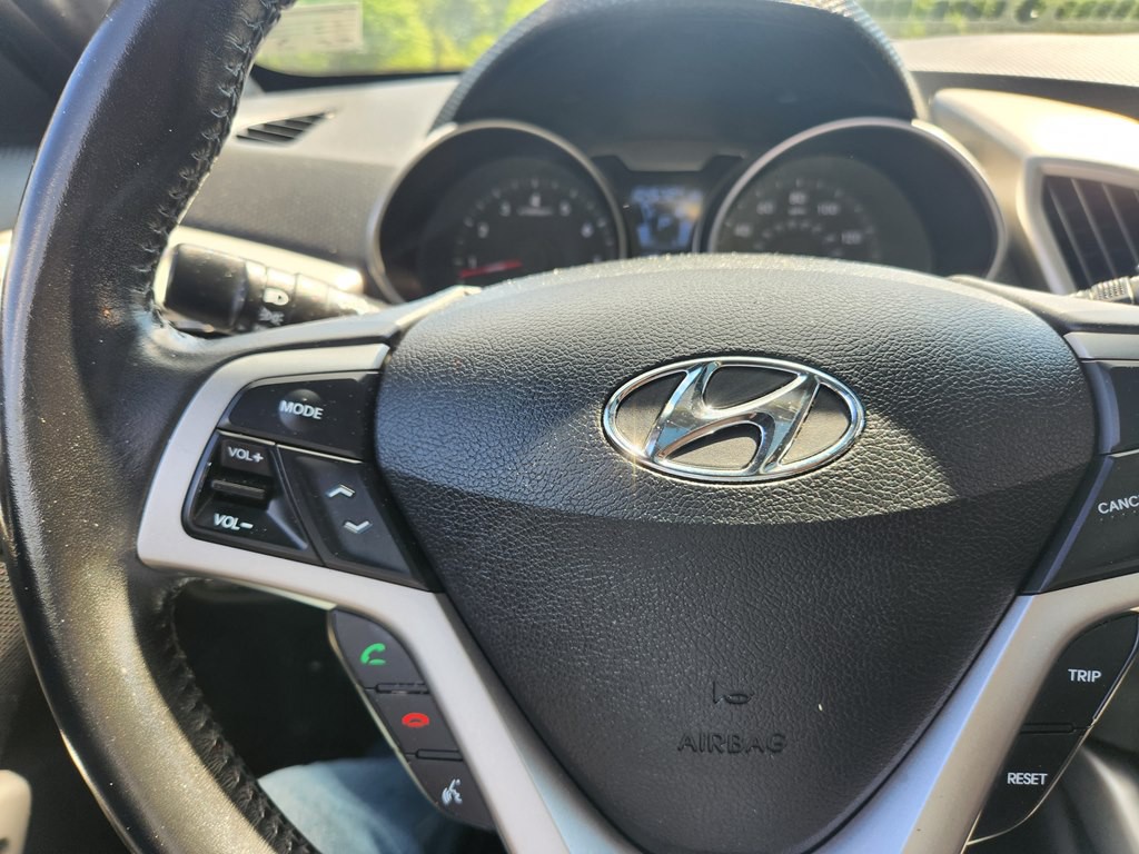2017 Hyundai Veloster Image 19