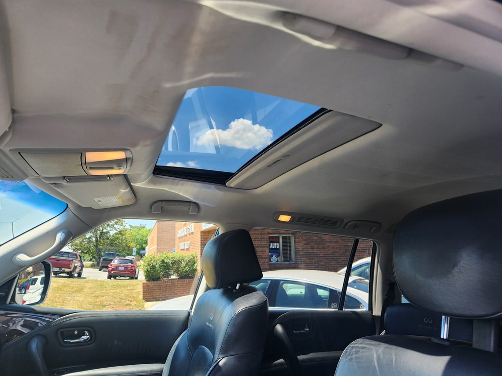 2013 INFINITI QX56 Image 11