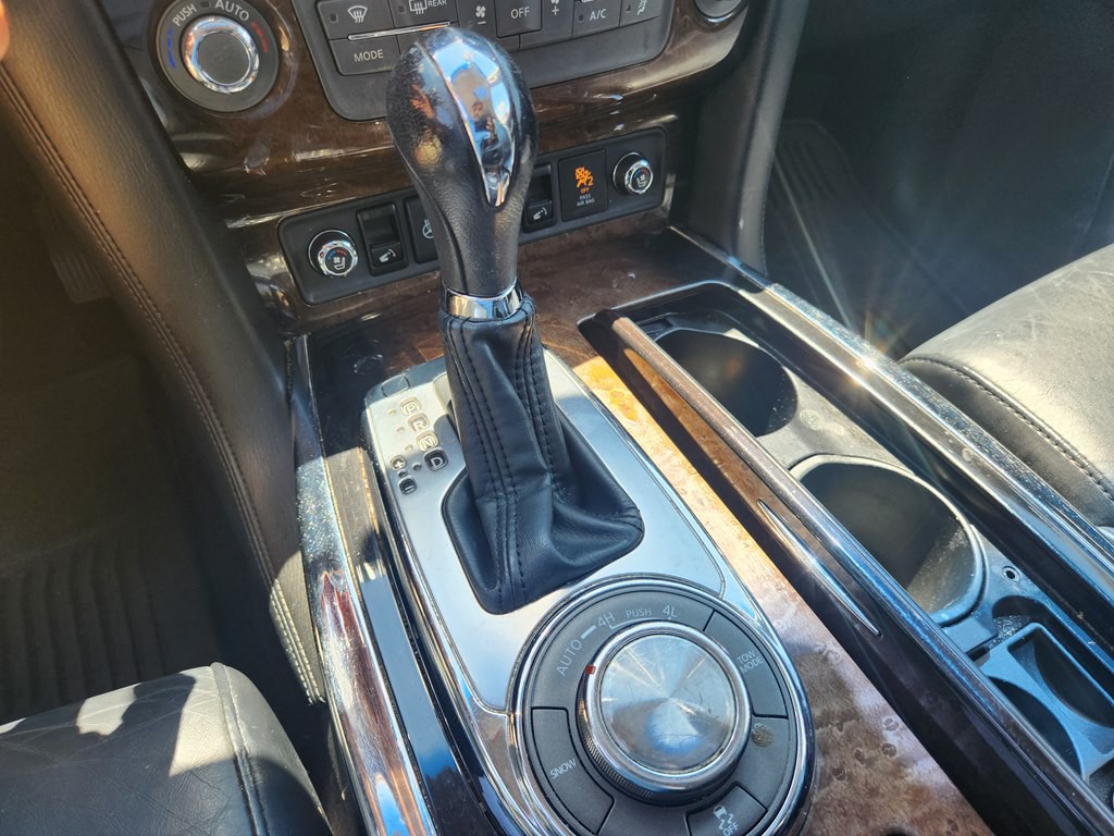 2013 INFINITI QX56 Image 17