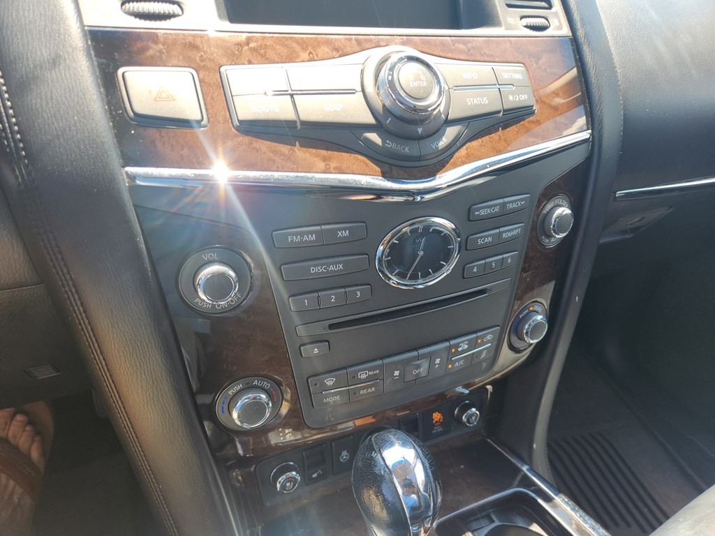 2013 INFINITI QX56 Image 18