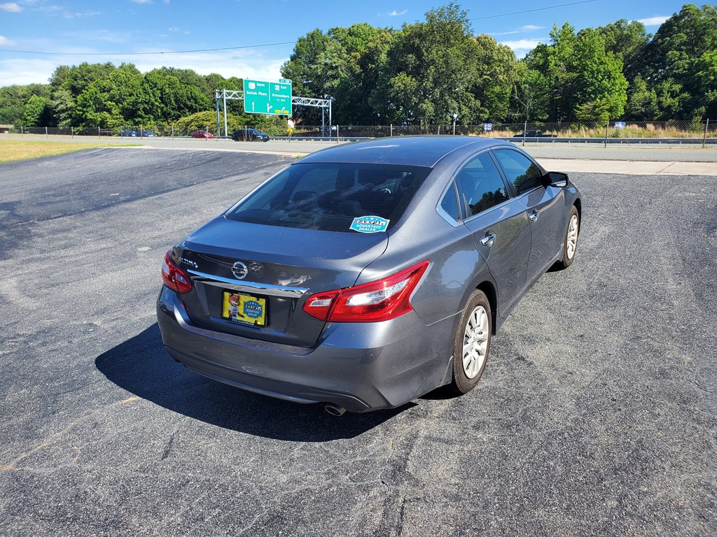 2017 Nissan Altima Image 5