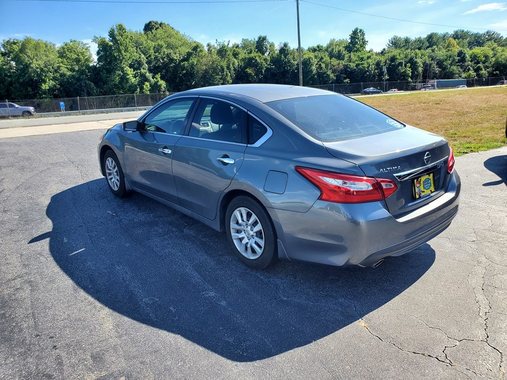 2017 Nissan Altima Image 7