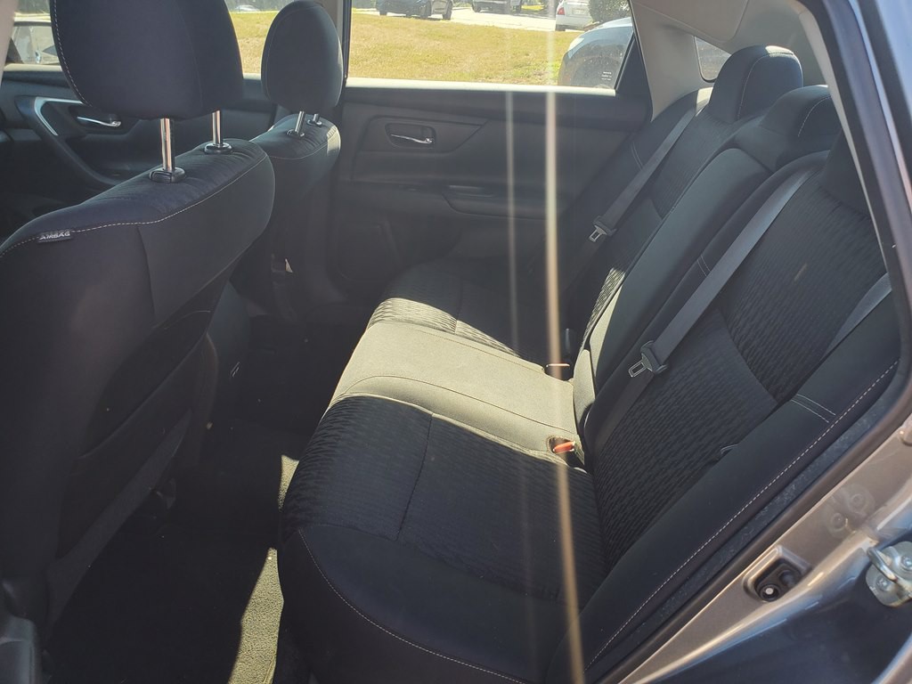 2017 Nissan Altima Image 10