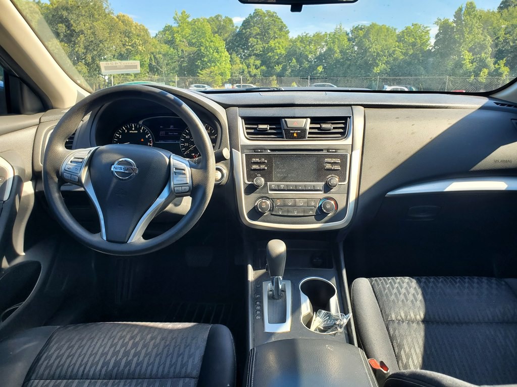 2017 Nissan Altima Image 12
