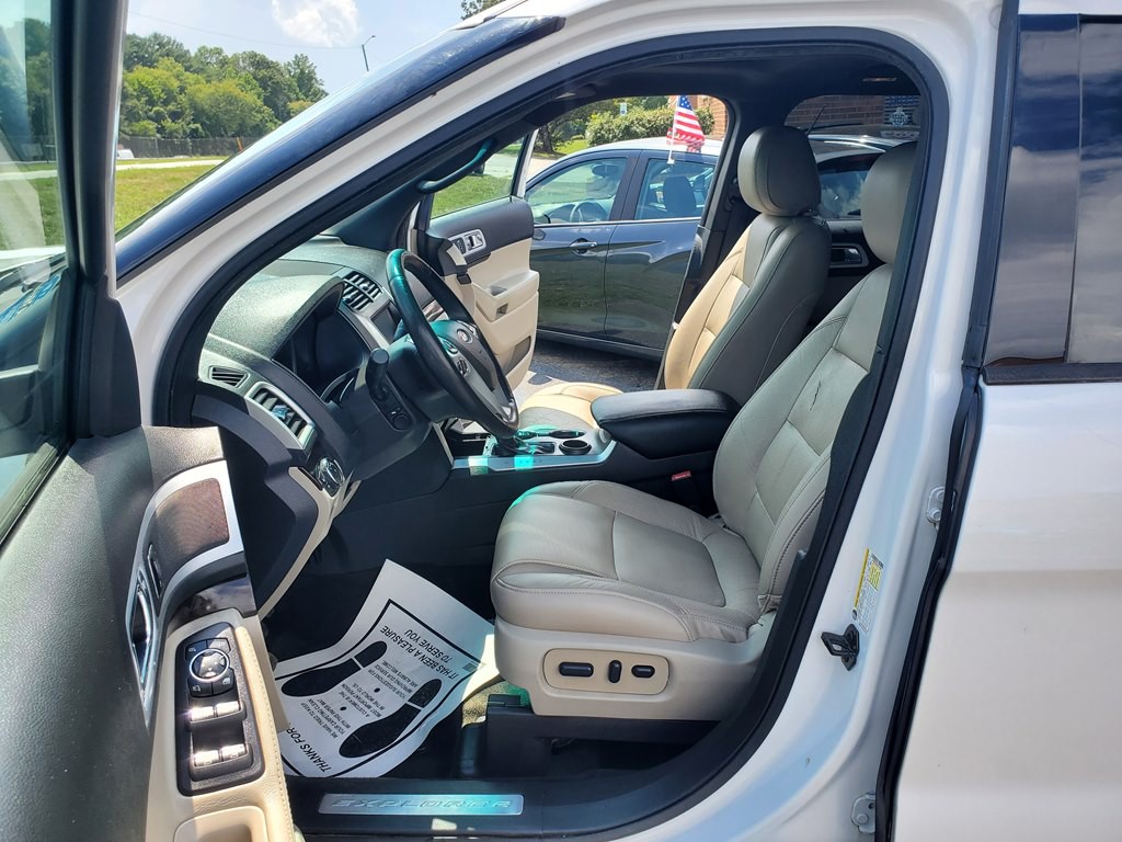 2015 Ford Explorer Image 9