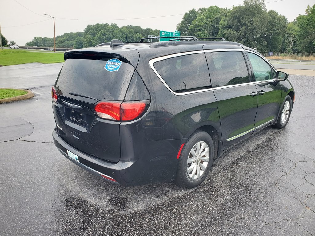 2017 Chrysler Pacifica Image 9
