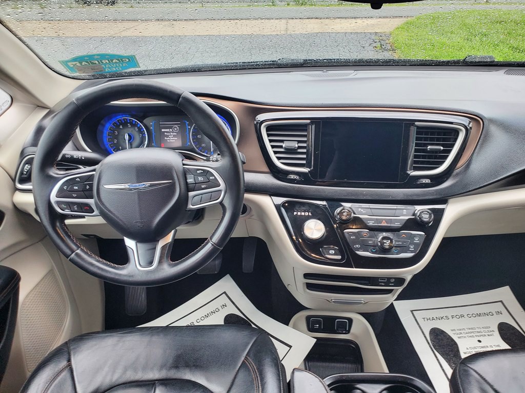 2017 Chrysler Pacifica Image 13