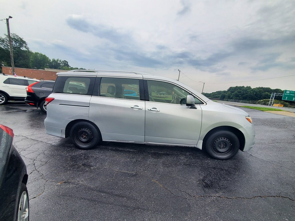 2013 Nissan Quest Image 4
