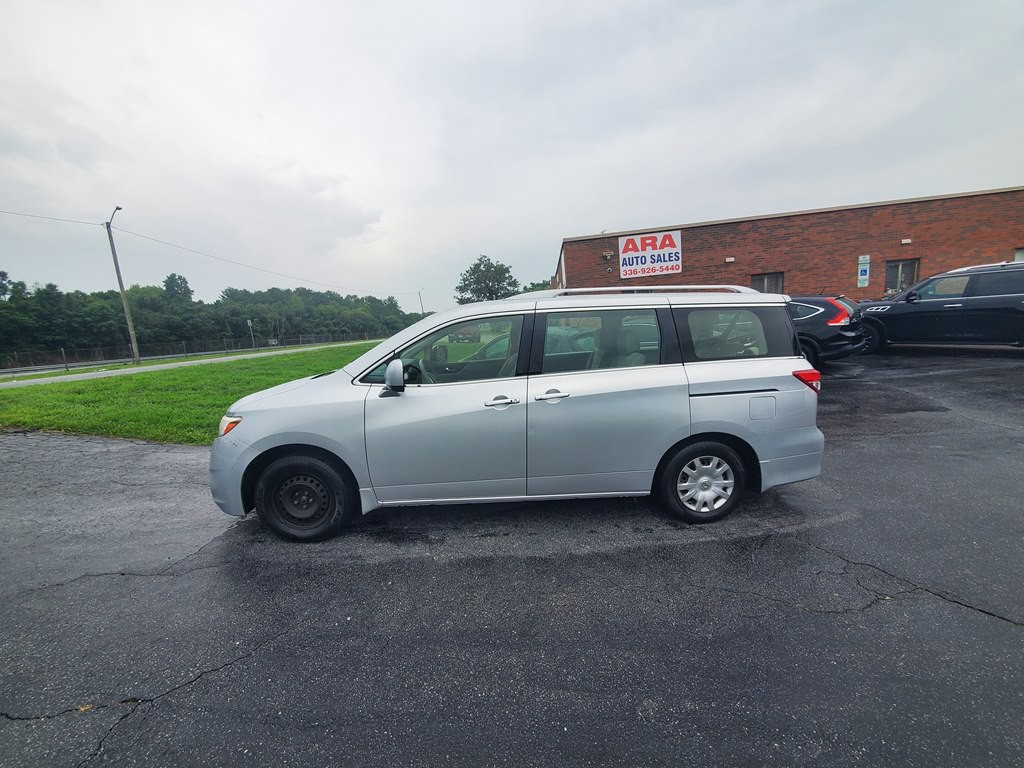 2013 Nissan Quest Image 8