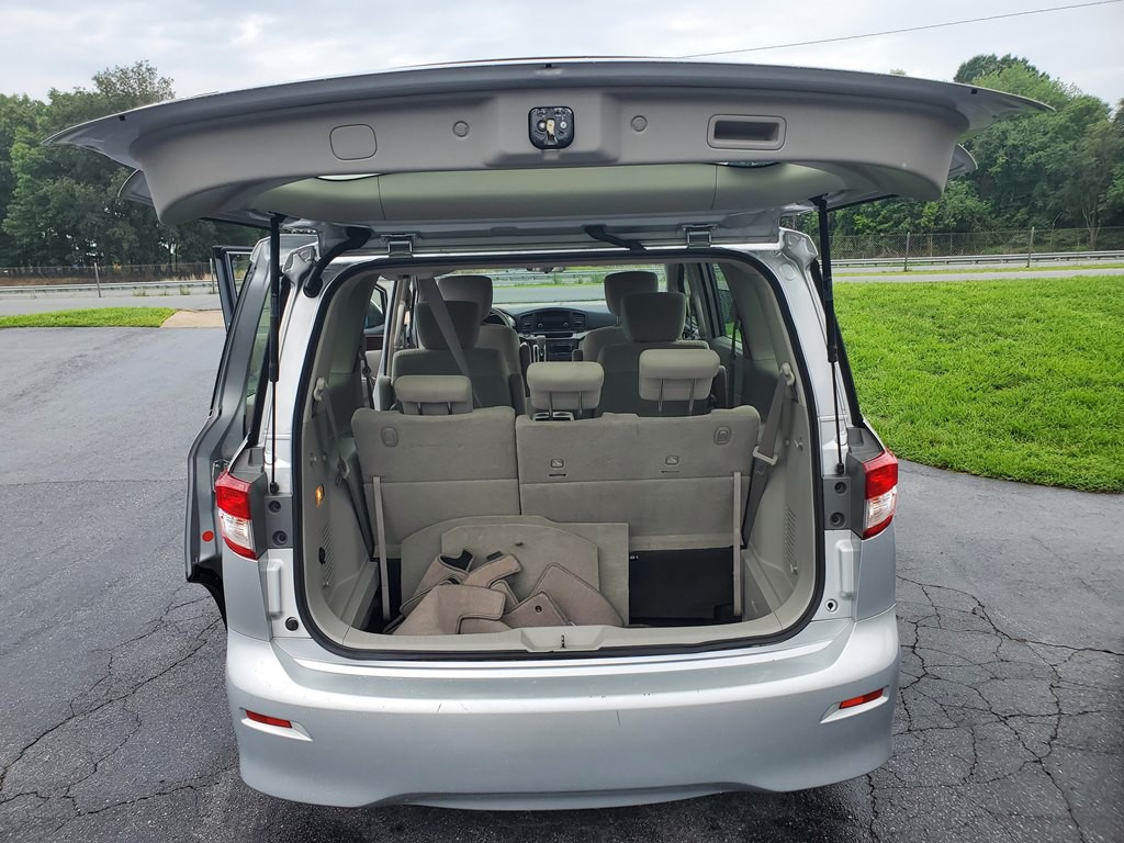 2013 Nissan Quest Image 11