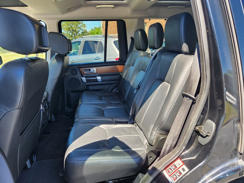 2016 Land Rover LR4 Image 17