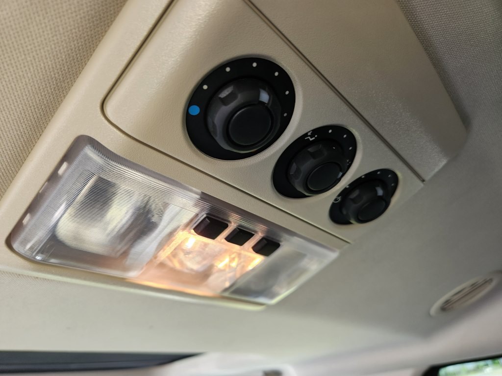 2016 Land Rover LR4 Image 19