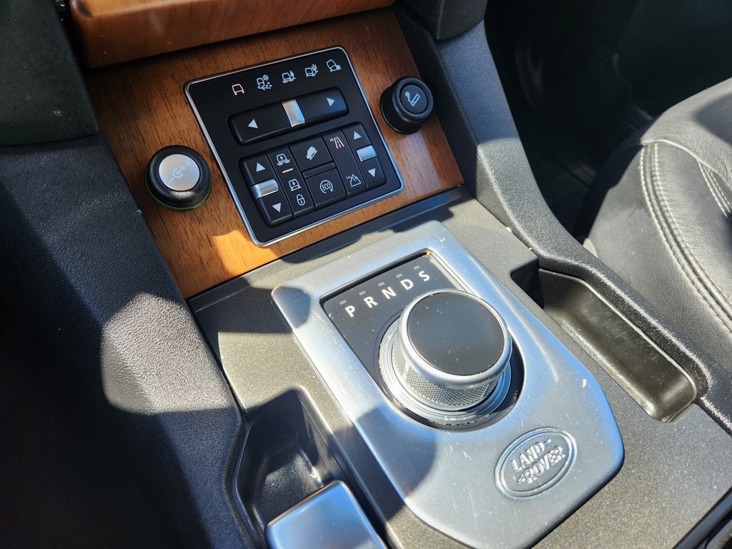 2016 Land Rover LR4 Image 26