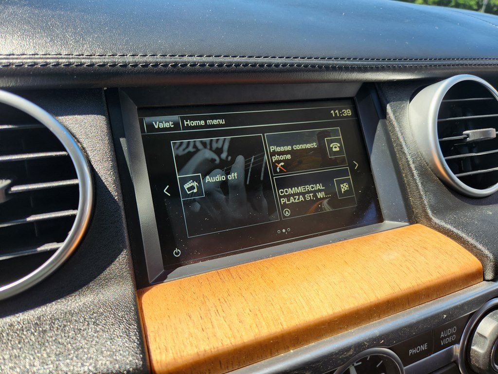 2016 Land Rover LR4 Image 28