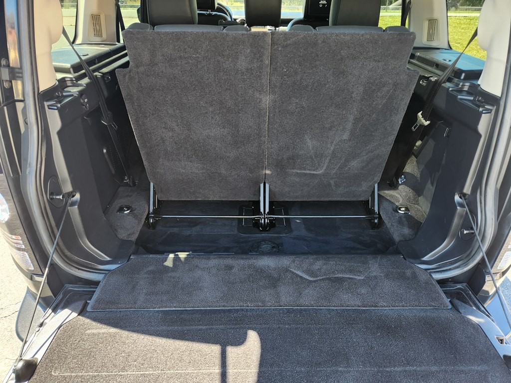 2016 Land Rover LR4 Image 36