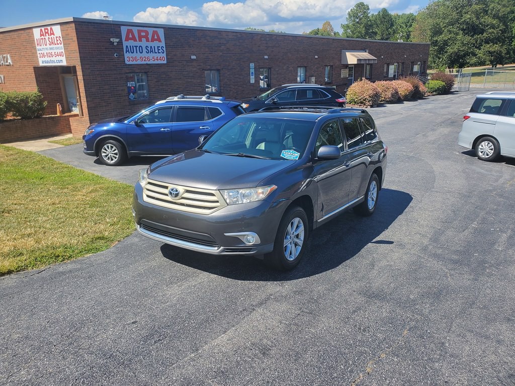 2011 Toyota Highlander Image 1