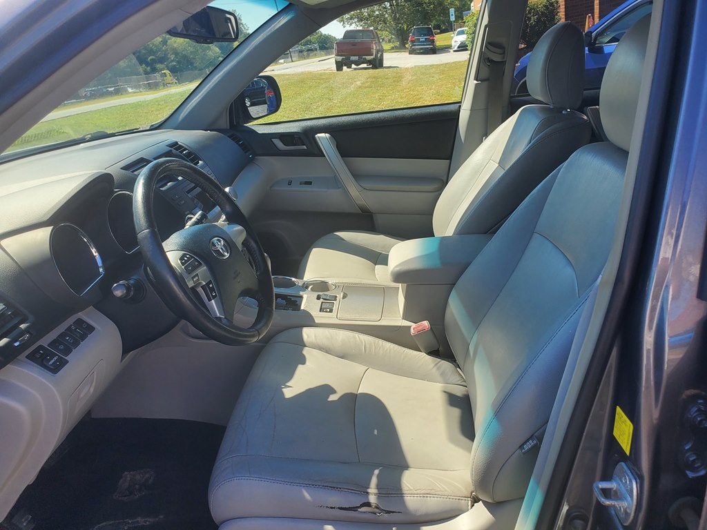 2011 Toyota Highlander Image 9