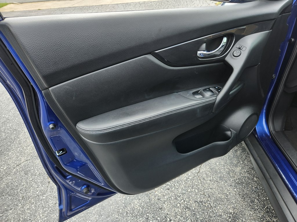 2017 Nissan Rogue Image 10