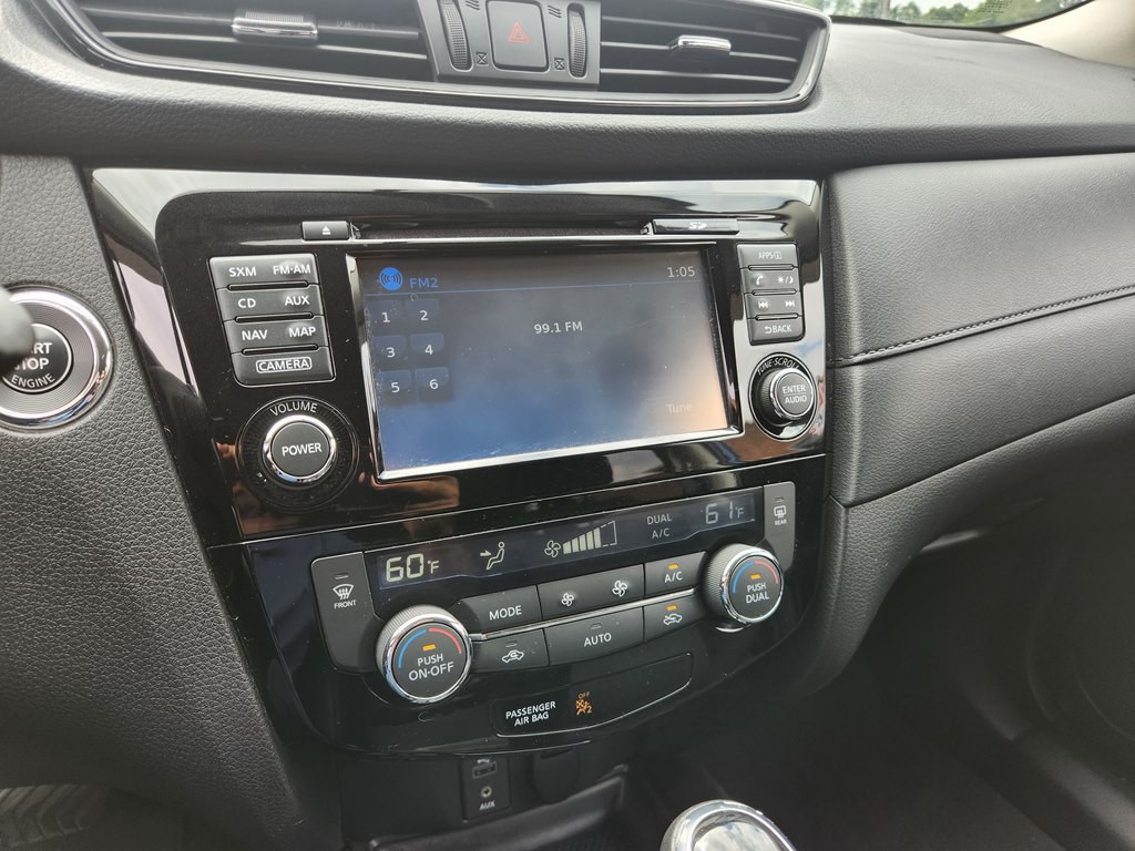 2017 Nissan Rogue Image 17