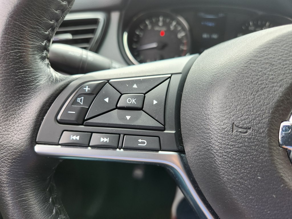 2017 Nissan Rogue Image 21