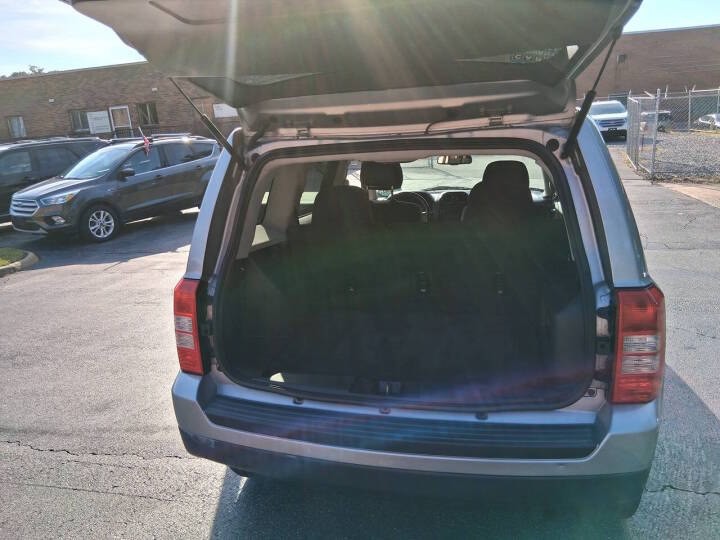 2016 Jeep Patriot Image 12