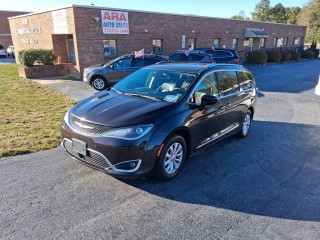 Image for 2018 Chrysler Pacifica Touring L ID: 7740741