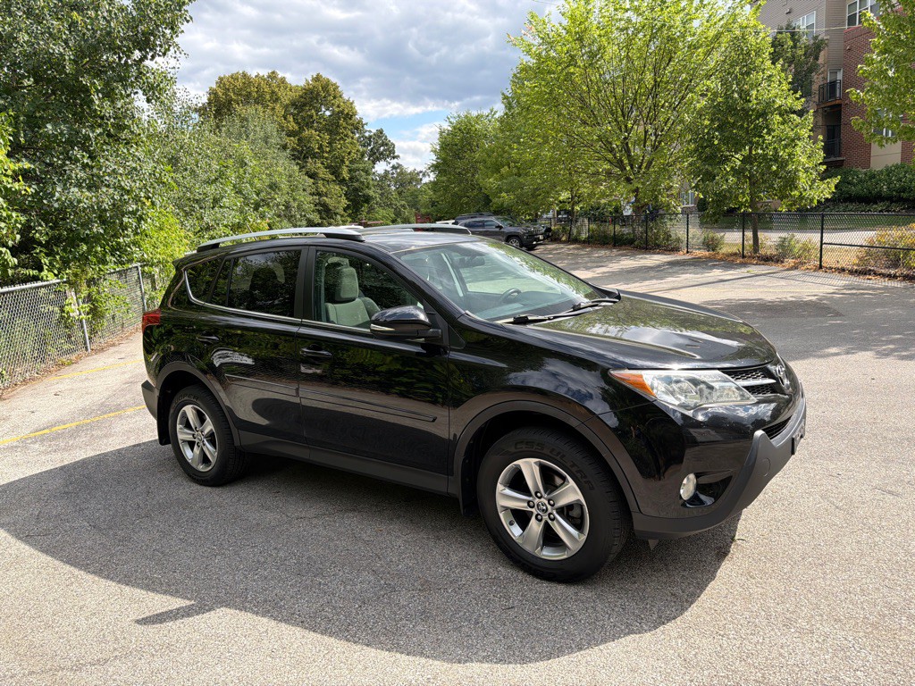 2015 Toyota Rav4 Image 1