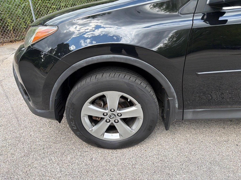 2015 Toyota Rav4 Image 9