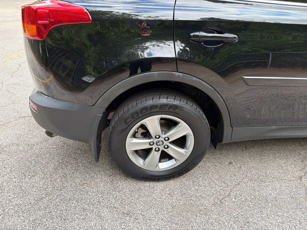 2015 Toyota Rav4 Image 11