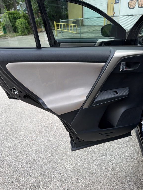 2015 Toyota Rav4 Image 21