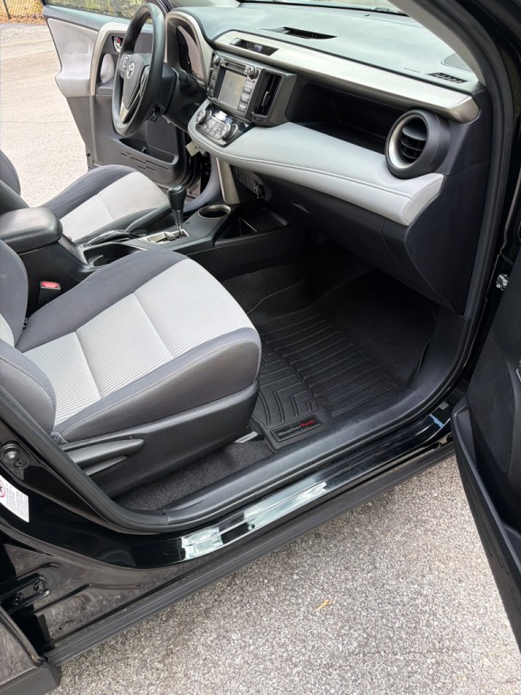 2015 Toyota Rav4 Image 30