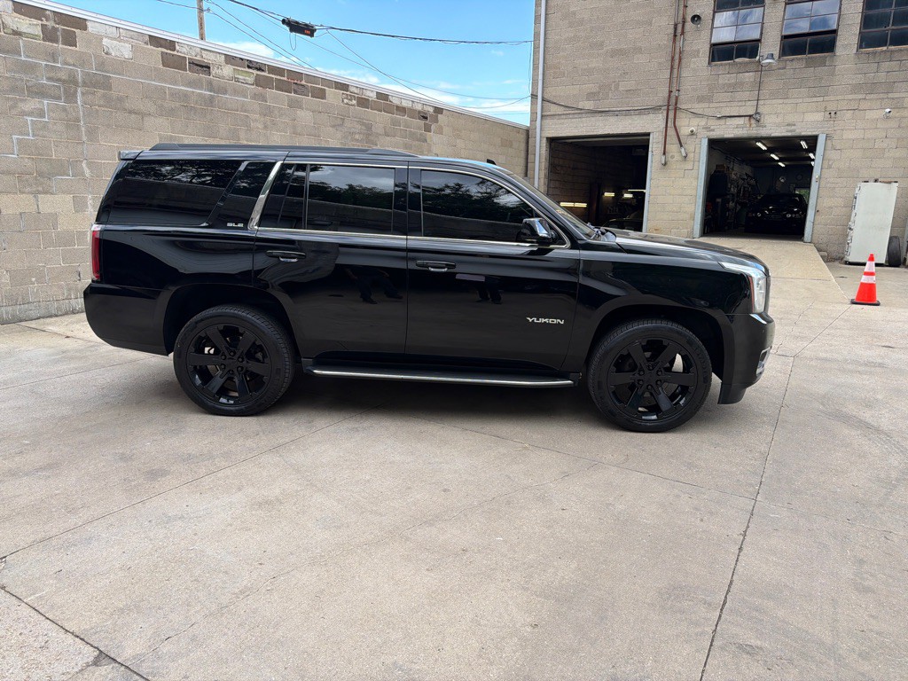 2020 GMC Yukon Image 2