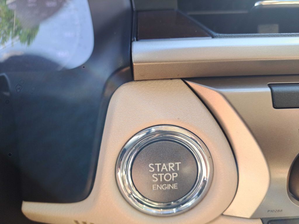 2013 Lexus ES Image 11