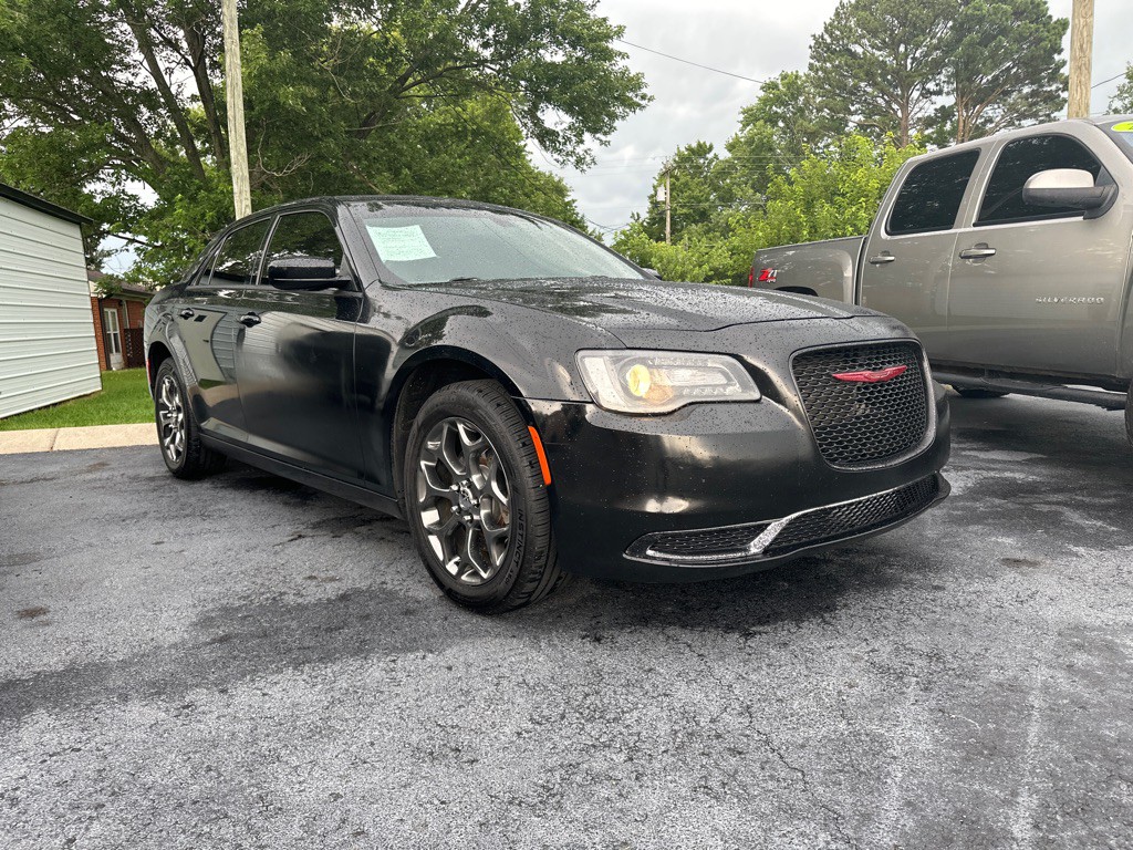 2017 Chrysler 300 Image 2