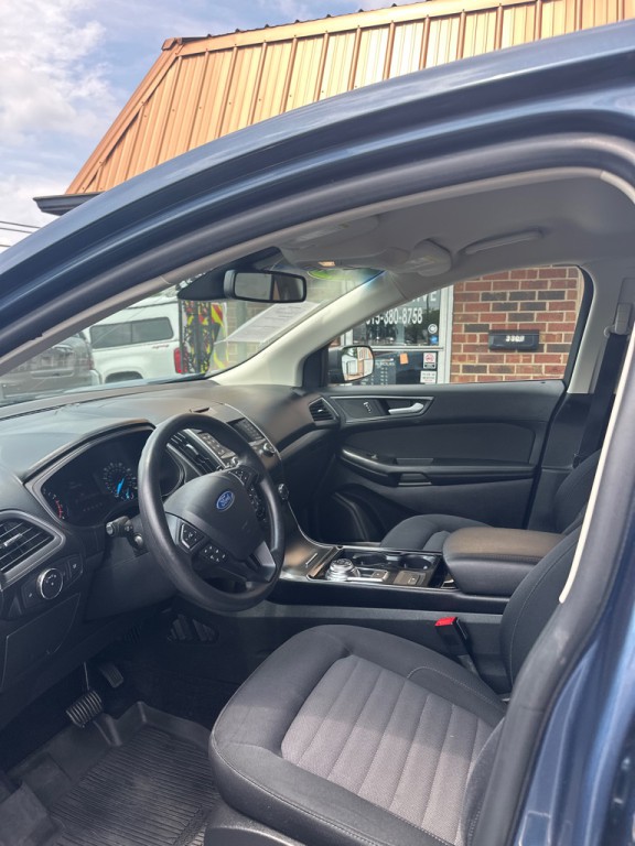 2019 Ford Edge Image 8