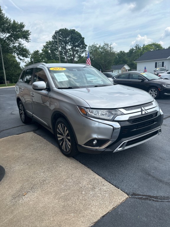 2020 Mitsubishi Outlander Image 4