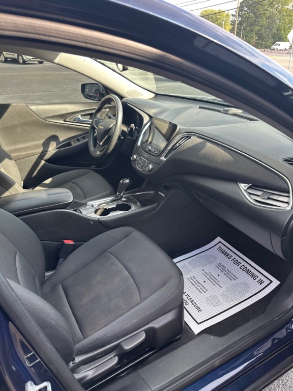 2017 Chevrolet Malibu Image 10