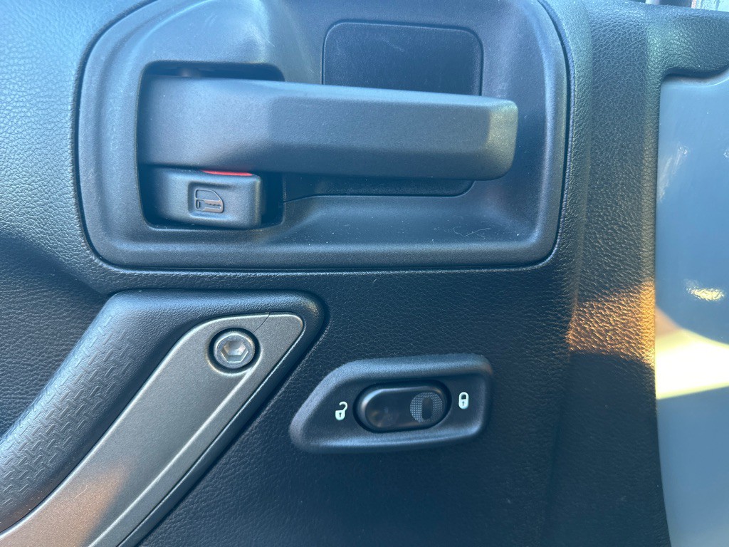 2014 Jeep Wrangler Image 12