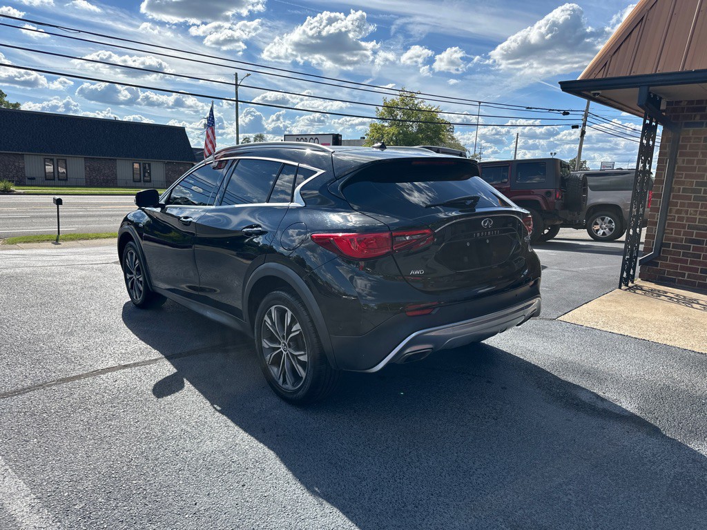 2018 INFINITI QX30 Image 5